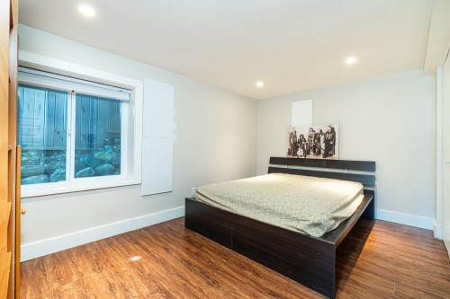 2460 Mathers Avenue, West Vancouver, BC 