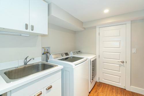 2460 Mathers Avenue, West Vancouver, BC 