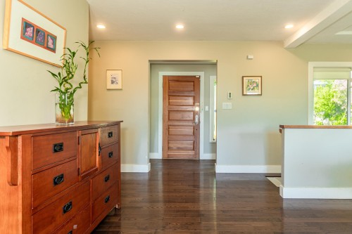 2460 Mathers Avenue, West Vancouver, BC 