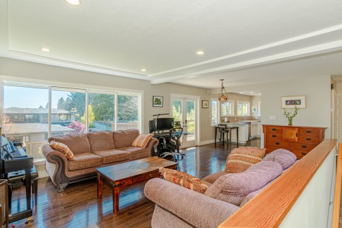 2460 Mathers Avenue, West Vancouver, BC 