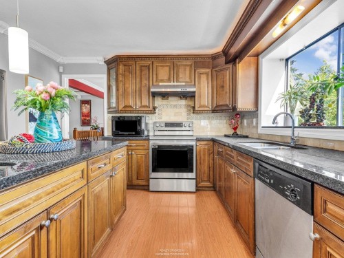 1028 Dansey Avenue, Coquitlam, BC 