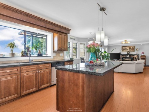 1028 Dansey Avenue, Coquitlam, BC 