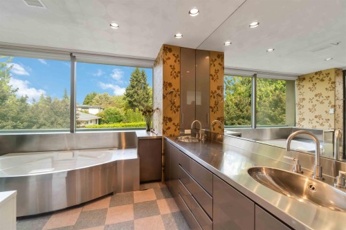 1919 57Th Avenue W, Vancouver, BC 