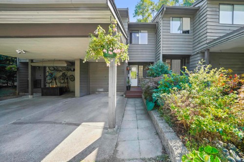 49-1910 Cedar Village Crescent, North Vancouver, BC 