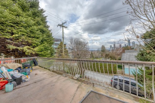 3302 5Th Avenue E, Vancouver, BC 