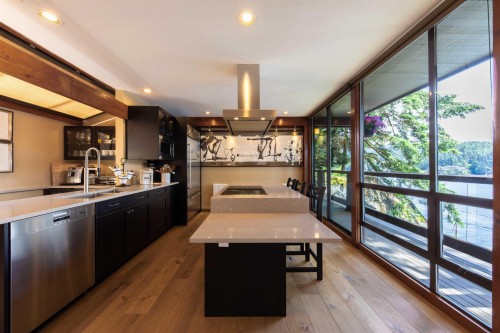 4885 Cove Cliff Place, North Vancouver, BC 