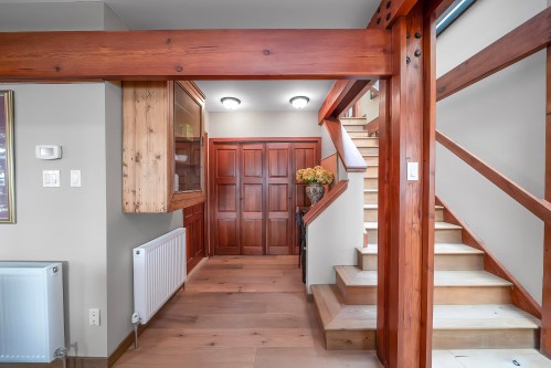 4885 Cove Cliff Place, North Vancouver, BC 