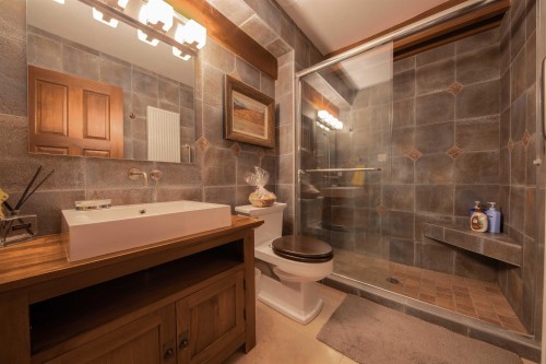 4885 Cove Cliff Place, North Vancouver, BC 