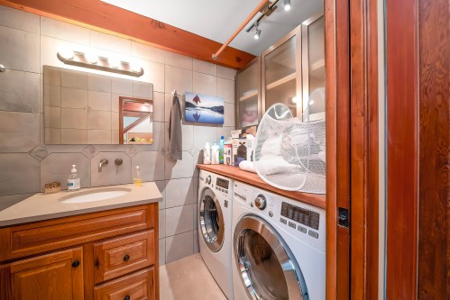 4885 Cove Cliff Place, North Vancouver, BC 