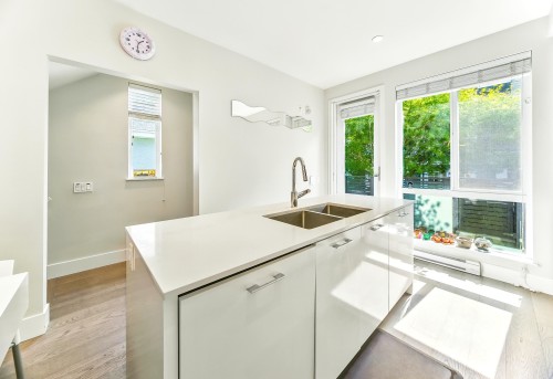 276 62Nd Avenue W, Vancouver, BC 