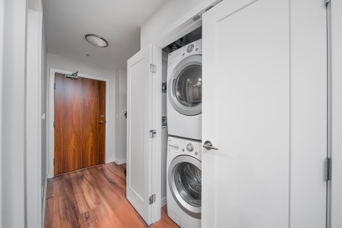 501-8688 Hazelbridge Way, Richmond, BC 