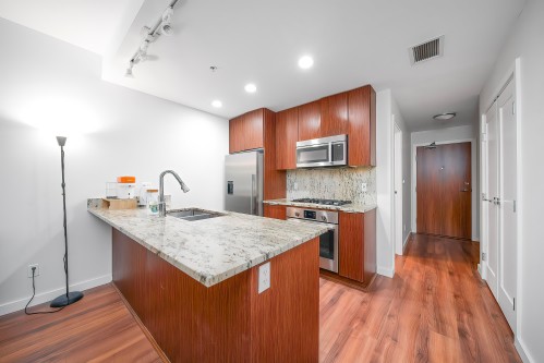 501-8688 Hazelbridge Way, Richmond, BC 