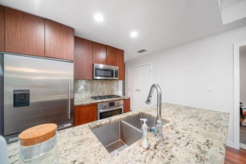 501-8688 Hazelbridge Way, Richmond, BC 