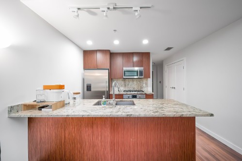 501-8688 Hazelbridge Way, Richmond, BC 