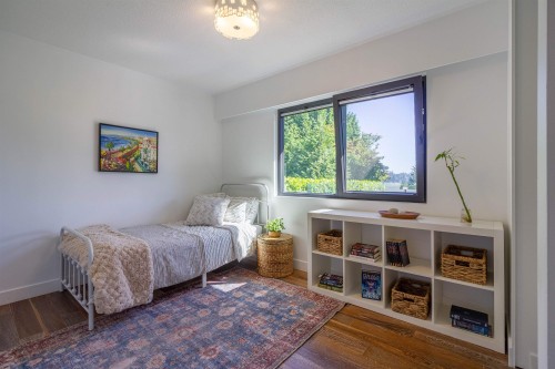 302 Oxford Drive, Port Moody, BC 