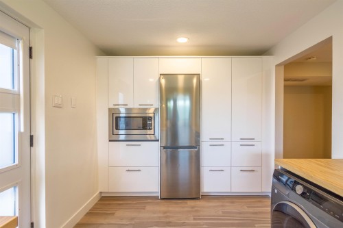 302 Oxford Drive, Port Moody, BC 