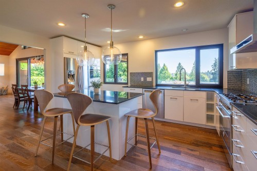 302 Oxford Drive, Port Moody, BC 