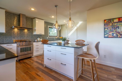 302 Oxford Drive, Port Moody, BC 