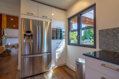 302 Oxford Drive, Port Moody, BC 