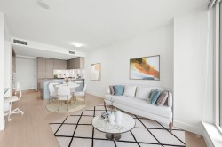 901-7388 Kingsway  Burnaby, BC V3N 0G9