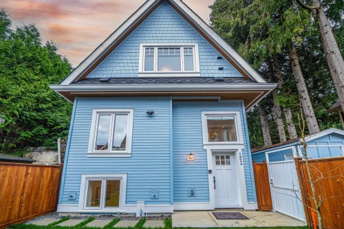 1924 William Street, Vancouver, BC 