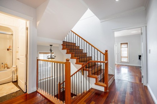 1306 60 Avenue E, Vancouver, BC 