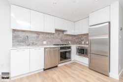 1001-8538 River District Crossing  Vancouver, BC V5S 0C9