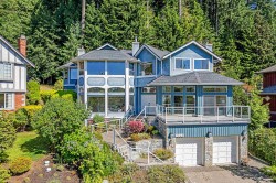3945 Braemar Place  North Vancouver, BC V7N 4M8
