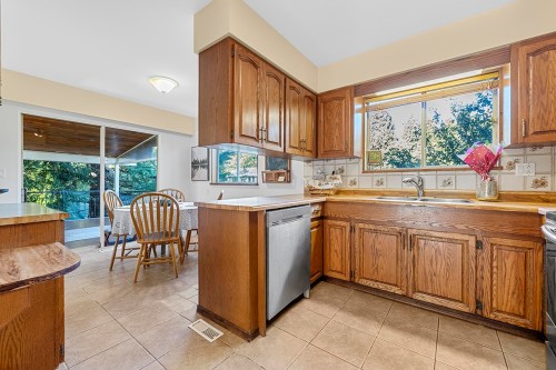 4925 2 Avenue, Delta, BC 