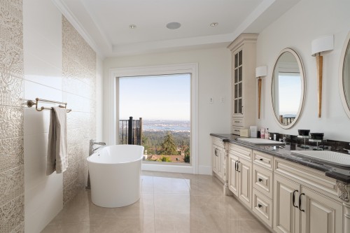 1095 Millstream Road, West Vancouver, BC 