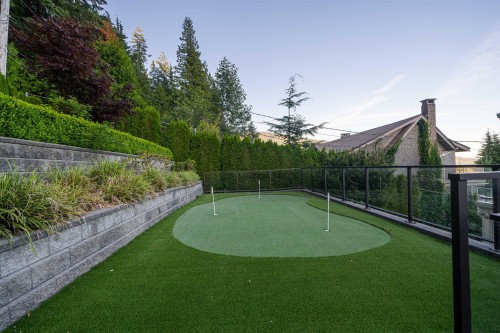 1095 Millstream Road, West Vancouver, BC 