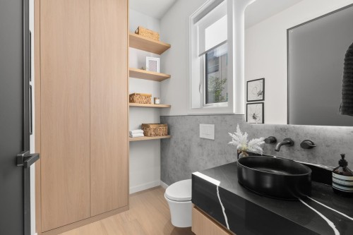 679 18Th Avenue W, Vancouver, BC 