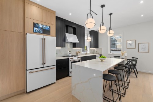 679 18Th Avenue W, Vancouver, BC 