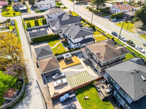 8588 Armstrong Avenue, Burnaby, BC 