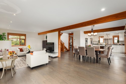 2436 Mathers Avenue, West Vancouver, BC 