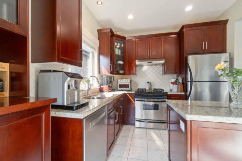 720 68Th Avenue W, Vancouver, BC 