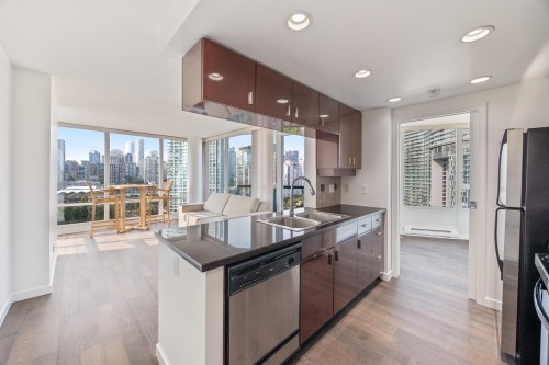 1901-1033 Marinaside Crescent, Vancouver, BC 