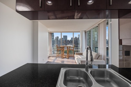 1901-1033 Marinaside Crescent, Vancouver, BC 