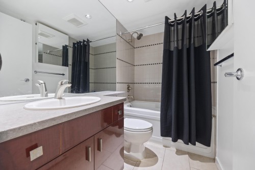 1901-1033 Marinaside Crescent, Vancouver, BC 