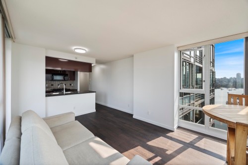 1901-1033 Marinaside Crescent, Vancouver, BC 