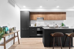 307-2419 Grant Street  Vancouver, BC V5K 3G5