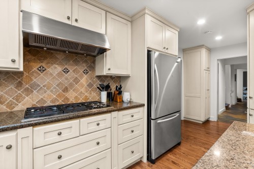 457 Hillcrest Street, West Vancouver, BC 