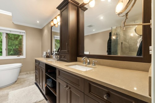 457 Hillcrest Street, West Vancouver, BC 