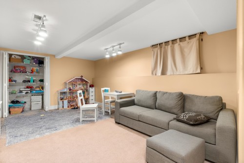 457 Hillcrest Street, West Vancouver, BC 