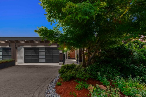 2780 Highgrove Place, West Vancouver, BC 