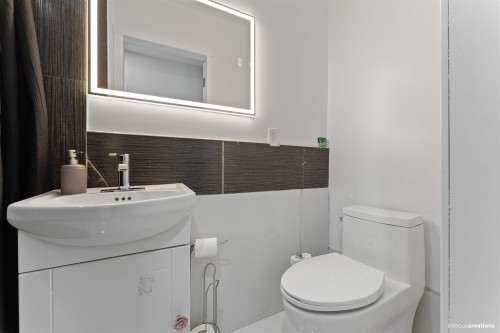 21957 Acadia Street, Maple Ridge, BC 