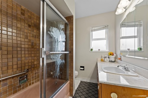 21957 Acadia Street, Maple Ridge, BC 