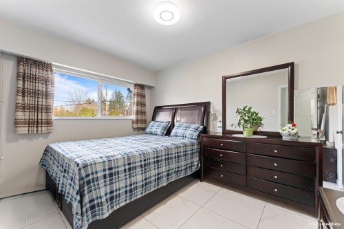 21957 Acadia Street, Maple Ridge, BC 