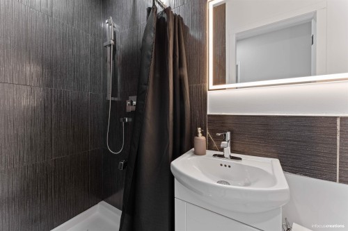 21957 Acadia Street, Maple Ridge, BC 