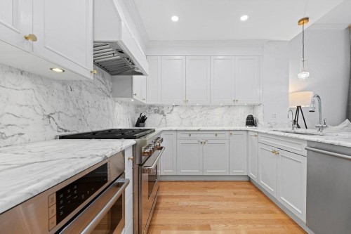 471 Beach Crescent, Vancouver, BC 